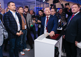 Вице-премьер по цифровой экономике Максим Акимов высоко оценил разработки INSYTE Electronics
